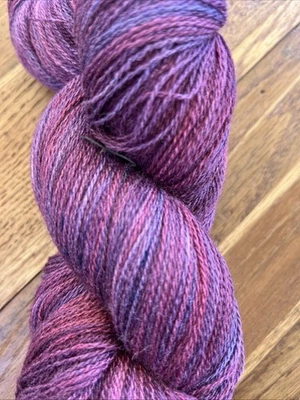 Brandy de lujo de encaje de jardín con hilo Zen, 1250 yardas, lana/seda Foto 1 de 3