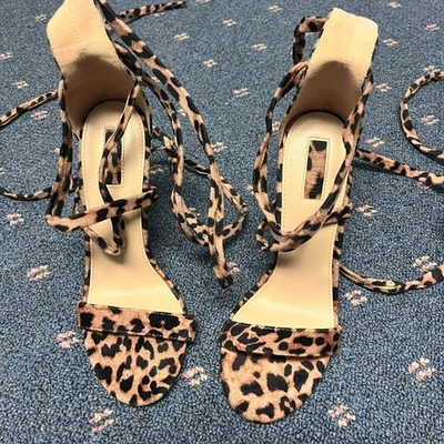 Sandalias de tacón alto sin marca talla 8,5 leopardo correa abierta al tobillo correa envolvente para la pierna Foto 1 de 4