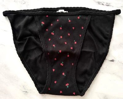 ROSA Victoria's Secret Tanga Bikini Panty Negro Cereza Corazón Pointelle Algodón Foto 1 de 4