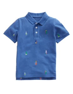 Polo de piqué bordado Mini Boden para niño - tablas de remo azules (imperfecto) - Imagen 1 de 4