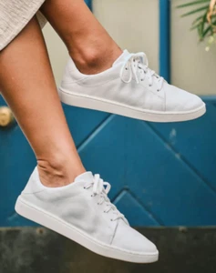 NEW Olukai Pehuea Li Ili - White/White Womens Size 10 Leather Upper - Picture 1 of 13