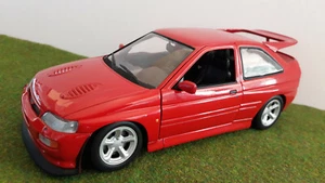 FORD ESCORT RS COSWORTH rouge 1/18 UT Models 22701 voiture miniature collection - Imagen 1 de 9