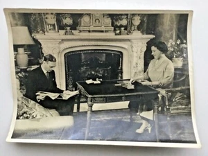 Official Royal Household Press Release Photograph THE ROYAL SILVER WEDDING 1948 - Picture 1 of 2