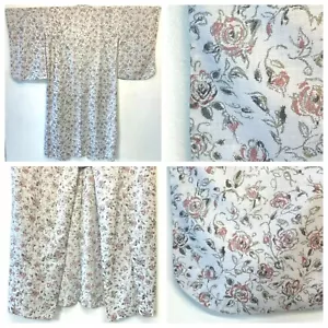 Uchikake japanischer Kimono Morgenmantel weiß rosa Rosen schwarz Druck neu ohne Etikett leicht DS3 - Bild 1 von 8