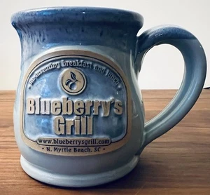 Tazza da caffè Deneen Pottery Blueberry's Grill made in USA 2022 12 oz Myrtle Beach, SC - Foto 1 di 6