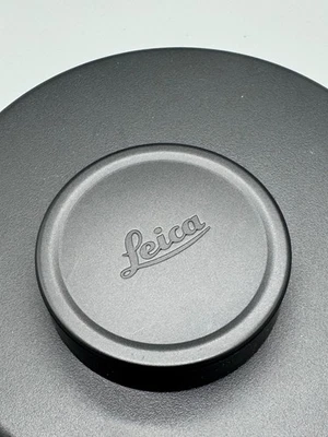 Genuine Leica Q, Q2, Q3 Round Lens Cap, black anodized used - ORIGINAL LEICA - Image 1 of 2