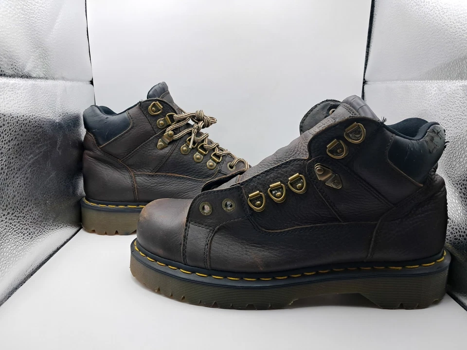 Tamanho 9M | 10,5W - Dr. Botas masculinas robustas de couro para caminhada de combate Martens 11302 - Imagem 1 de 4