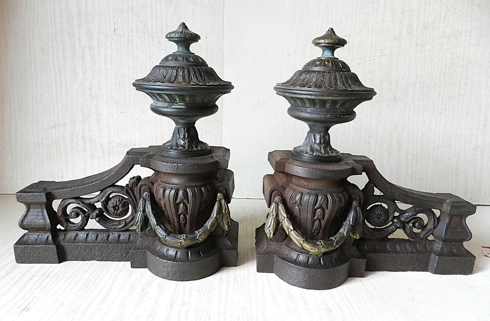 Paire de Chenets  Style Louis XVI Bronze & Fonte XIXe *Devant de Cheminée Ancien - Photo 1/4