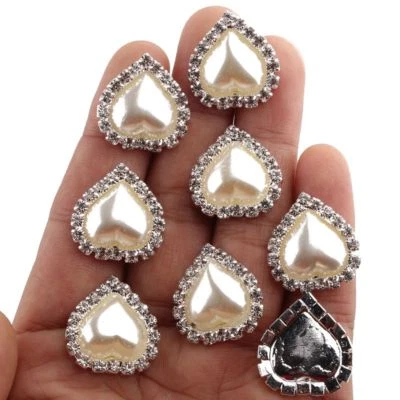 20PCS 21mm x 23mm Heart White Faux Pearl Button Flatback  - Image 1 of 4