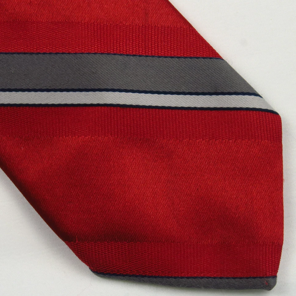Corbata de cuello para hombre roja gris a rayas diagonales mezcla de poli seda hecha en EE. UU. 56x3 Foto 1 de 4