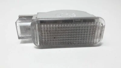 Otra luz interior Volkswagen PASSAT B5 1999 3B0947415B UST39360 Foto 1 de 4