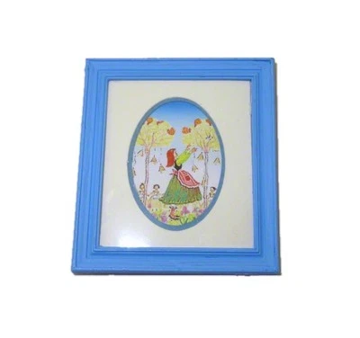 Imagen con rima infantil de casa de muñecas en marco azul Mary Mary miniatura bastante contraria Foto 1 de 2