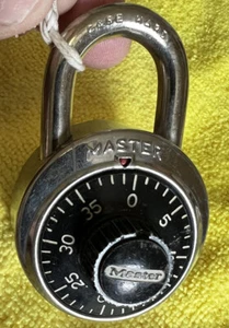 Vintage Master Zahlen-Vorhängeschloss Messinggehäuse #1500 Kombi enthalten - Bild 1 von 8