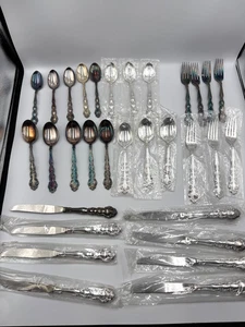 31 PC Oneida Community Modern Baroque Silverplate Flatware Vintage 1969 - Picture 1 of 8