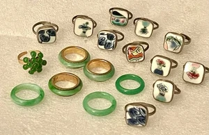 Lote de 18 anillos bandas de nefrita de jade y anillos de azulejos de porcelana stock antiguo de tienda - Imagen 1 de 4