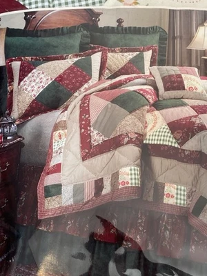 NOS Quilt Set Patchwork Full/Queen Comforter w Shams Madeline Green Red Florals - Image 1 of 4