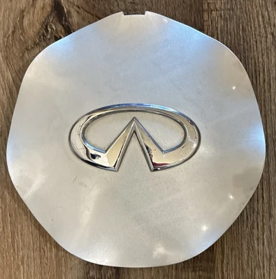 2003-2005 Infiniti FX35 FX35 Silver Wheel Center Cap Hubcap 40315-CG010 OEM - Image 1 of 4