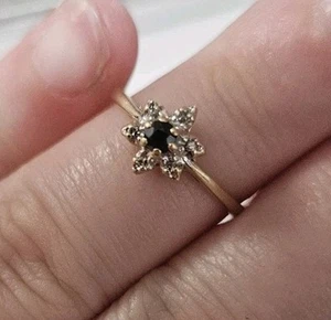 14k Gold Dainty Diamond Ring With Dark Stone In The Middle. Size 6! - Picture 1 of 5