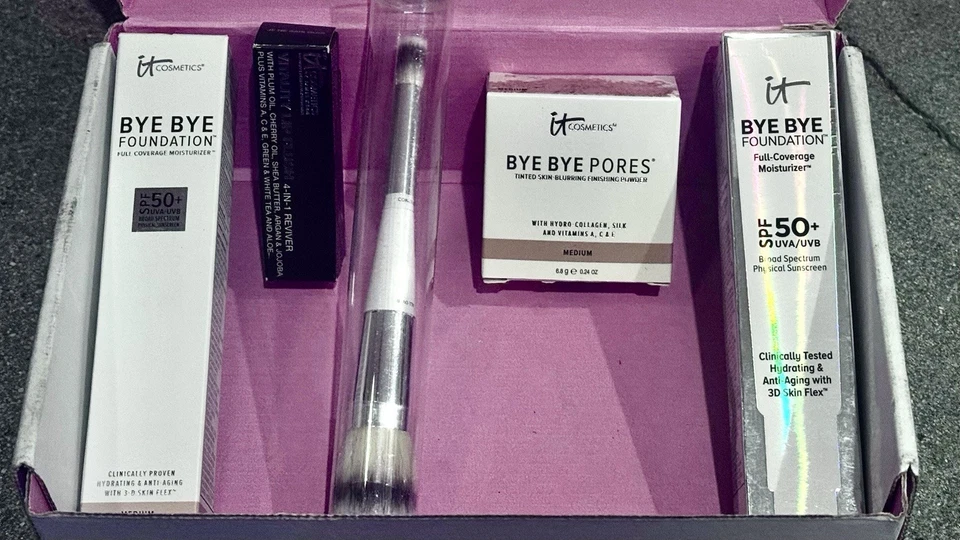 it Cosmetics CELEBRATE BEAUTY! GIFT SET   - Image 1 of 4