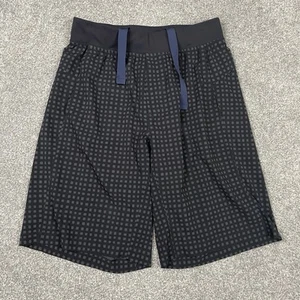 Lululemon Lizenz zum Trainieren gefütterte Herrenshorts M schwarz Gitter quadratischer Druck gebraucht, in einwandfreiem Zustand - Bild 1 von 9