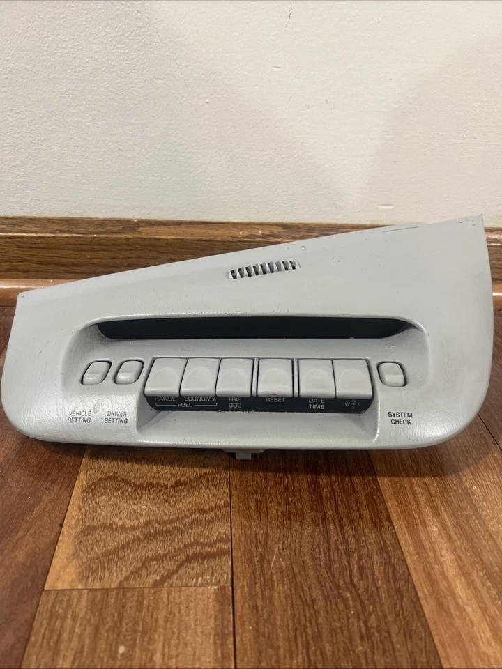 1997 1998 Lincoln Mark VIII 8 PAINEL CENTRAL INFO MOLDURA COR BRONZEADA - Imagem 1 de 4