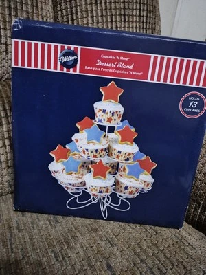 Wilton Patriotic Cupcake Stand 13 Cupcakes Stars Red White Blue July 4th  - Image 1 of 4