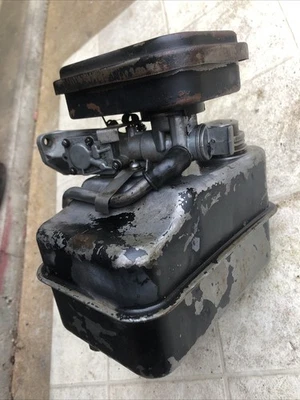 Tanque de combustible - Carburador: Briggs & Stratton 3 HP - Modelo 80232 (95/F2) Foto 1 de 4