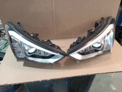 Montajes de faros de conductor y pasajero Hyundai Santa Fe 2013-2016 Foto 1 de 4