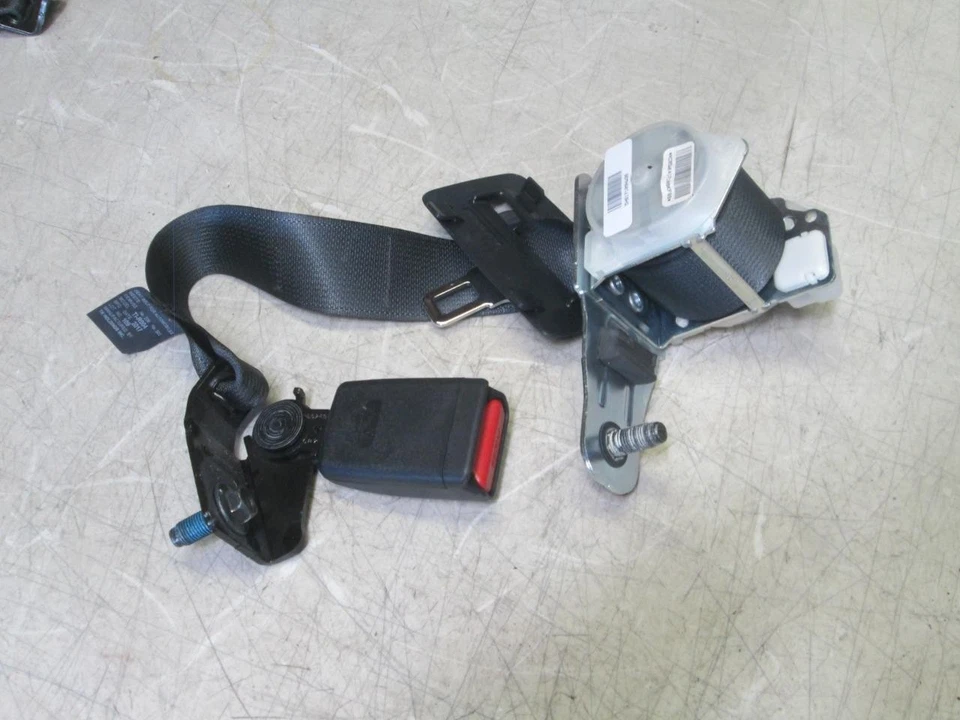 2016 - 2020 Kia Optima Factory Center Rear Seat Belt Assy - Image 1 of 1