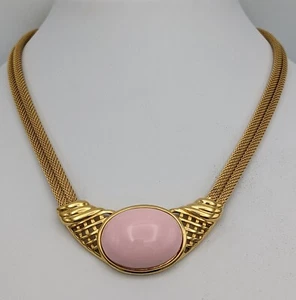 Collana Trifari anni 80 rosa lucite cabochon maglia multifilo 18" tono oro - Foto 1 di 15