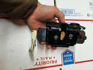 2005-2008 PT CRUISER CONVERTIBLE POWER TRUNK/HATCH LATCH ACTUATOR OEM - Picture 1 of 2