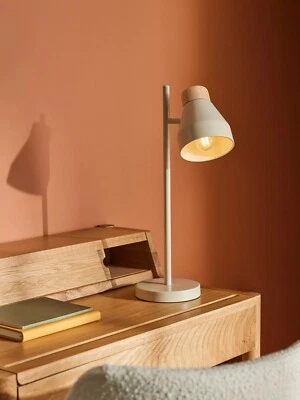 Lámpara de mesa Made.com Albert en crema H 48,6 x W 26 x D 15 cm ¡Muy rara! Foto 1 de 4