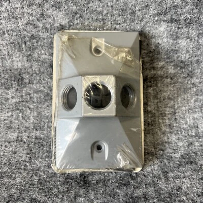 Bell 5189-0 1/2" Impermeable Tres Agujeros Cubierta Rectangular Racimo Gris Nuevo Foto 1 de 4