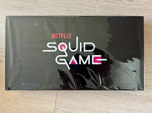 FiGPiN Netflix JUEGO DE CALAMAR Paquete de 4 Prendedores de Figura Conjunto de Caja Máscara de Soldados Rosa - Imagen 1 de 6