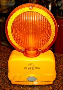 Dietz Visi-Flash 670 gelb Barrikade Bau Sicherheitsleuchte Vintage Mann-Höhle - Bild 1 von 7