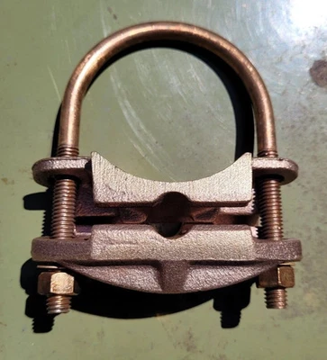 NEW BURNDY GAR1929 CLAMP 2-1/2" IPS PIPE TO 2/0 WIRE GROUND CONNECTOR - Image 1 of 2
