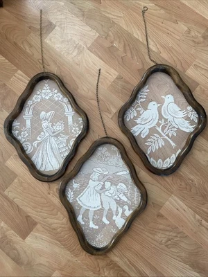 Juego colgante de pantalla de ventana de pared con marco de madera de encaje primitivo holandés holandés vintage Foto 1 de 4