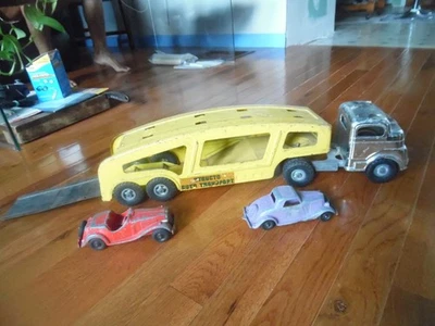 Structo car hauler & two Hubley car - Image 1 of 4