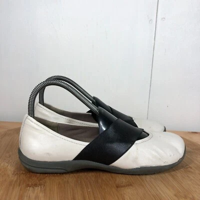 Clarks Shoes Women's 7 M White Leather Slip On Mary Jane Casual Comfort Flats - Image 1 of 4