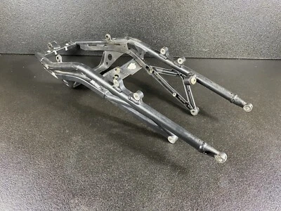 2007 06-08 Triumph Daytona 675 子框架后副车架底盘座椅导轨 — 第 1/4 张图片