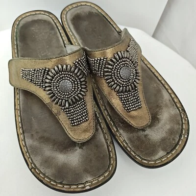 Sandalias Alegria Talla 10 Beige Dorado Chanclas Cuentas Cuero Cómodo Foto 1 de 4