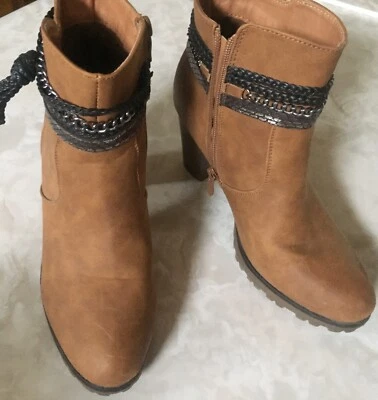 Via Pinky 7.5 Marrón Cremallera Lateral 3” Tacón Botín Damas Cadena Cuerda Envoltura Foto 1 de 4