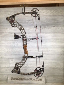 Used Mathews Z7 Xtreme Right Hand Bow Package 29" 70# - Picture 1 of 8