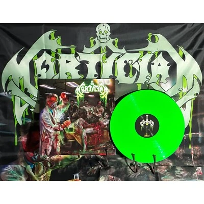 MORTICIAN Re-Animated Dead Flesh Gatefold LP Neon Green Vinyl with Poster Flag Foto 1 de 4