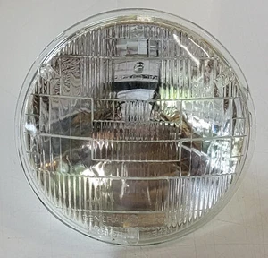 General Electric 4001 Round Sealed Beam Headlight 2 Lugs 12 Volts NOS - Picture 1 of 10