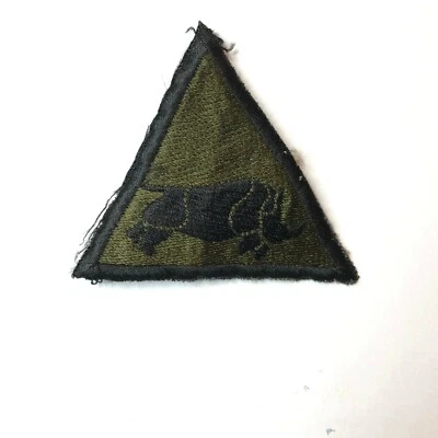 1st Armoured Division Charging Rhino Badge Patch Subdued Olive Green Original - Image 1 of 4