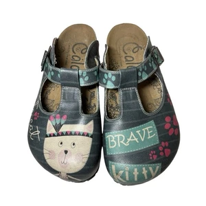 Zuecos Calceo "BRAVE KITTY" Talla 39 EE. UU. Talla 8,5 Precio de venta sugerido por el fabricante 119 USD LIGERAMENTE USADOS - Imagen 1 de 8