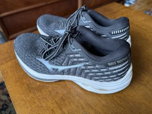 Mizuno Women’s Wave Inspire 17 Waveknit Running Shoes Size 9 411311.907A - Bild 1 von 7