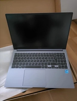 Samsung Galaxy Book4 15.6",Core i3,RAM 8GB,256GB SSD - Immagine 1 di 3