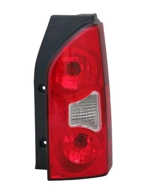 Luz trasera de repuesto lateral pasajero para Nissan Xterra 05-15 TYC  Foto 1 de 4